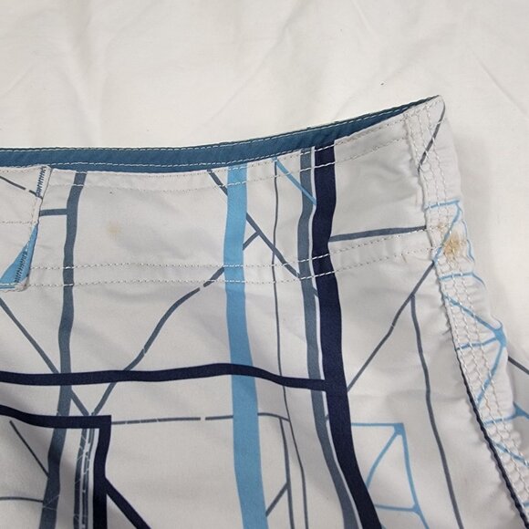 Oakley Silo Mens 38 White Blue Board Shorts Athletic Summer Walking Running - Picture 8 of 14